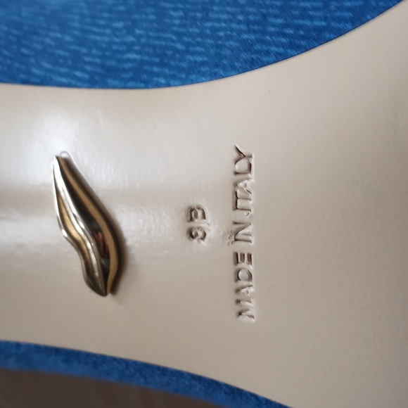 Diane von Furstenberg, Blue high heels, size 8B - Picture 8 of 9